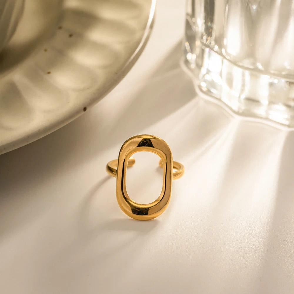 Bulky Circular Ring